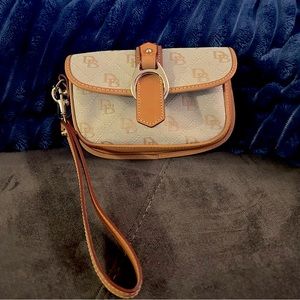 Dooney & Bourke Wristlet